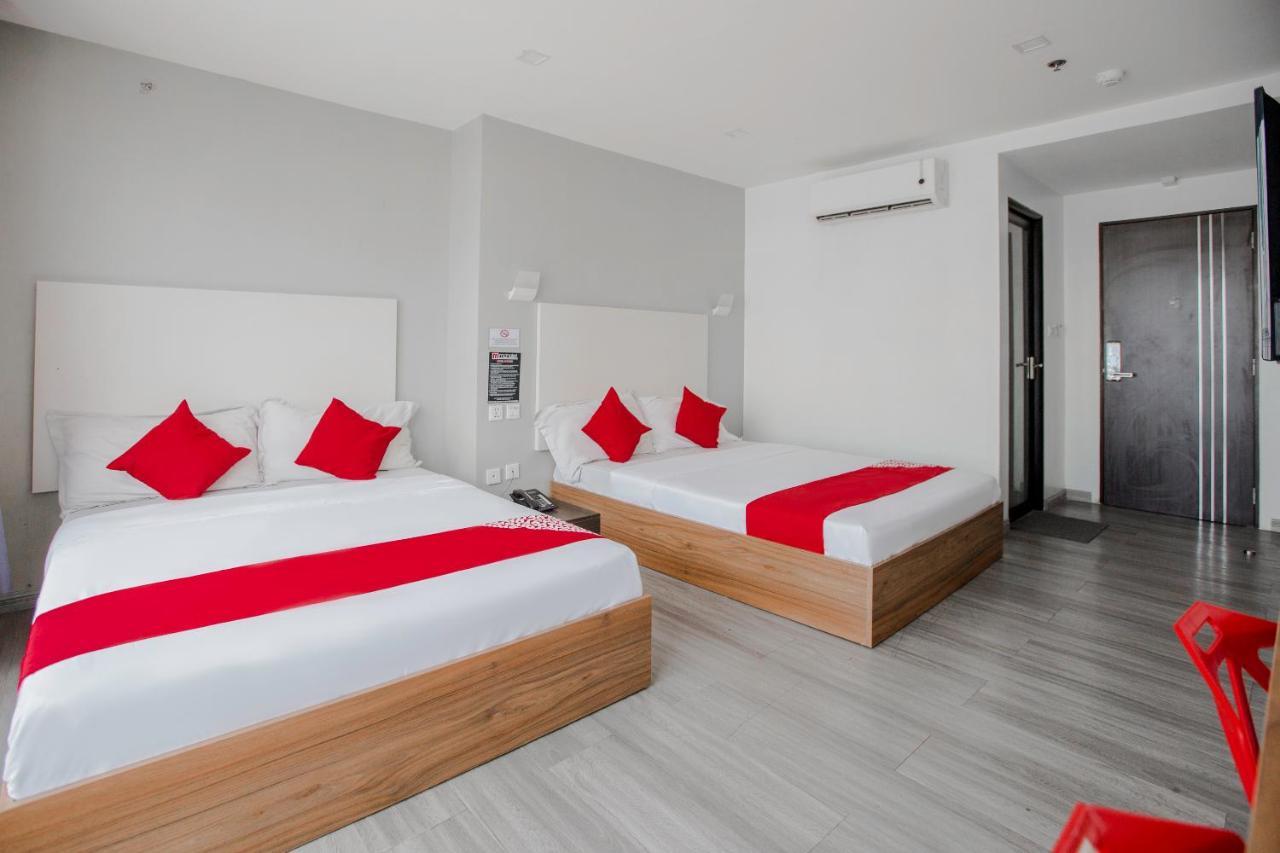 Oyo 666 Mc Hotel Fairview Quezón by Eksteriør bilde