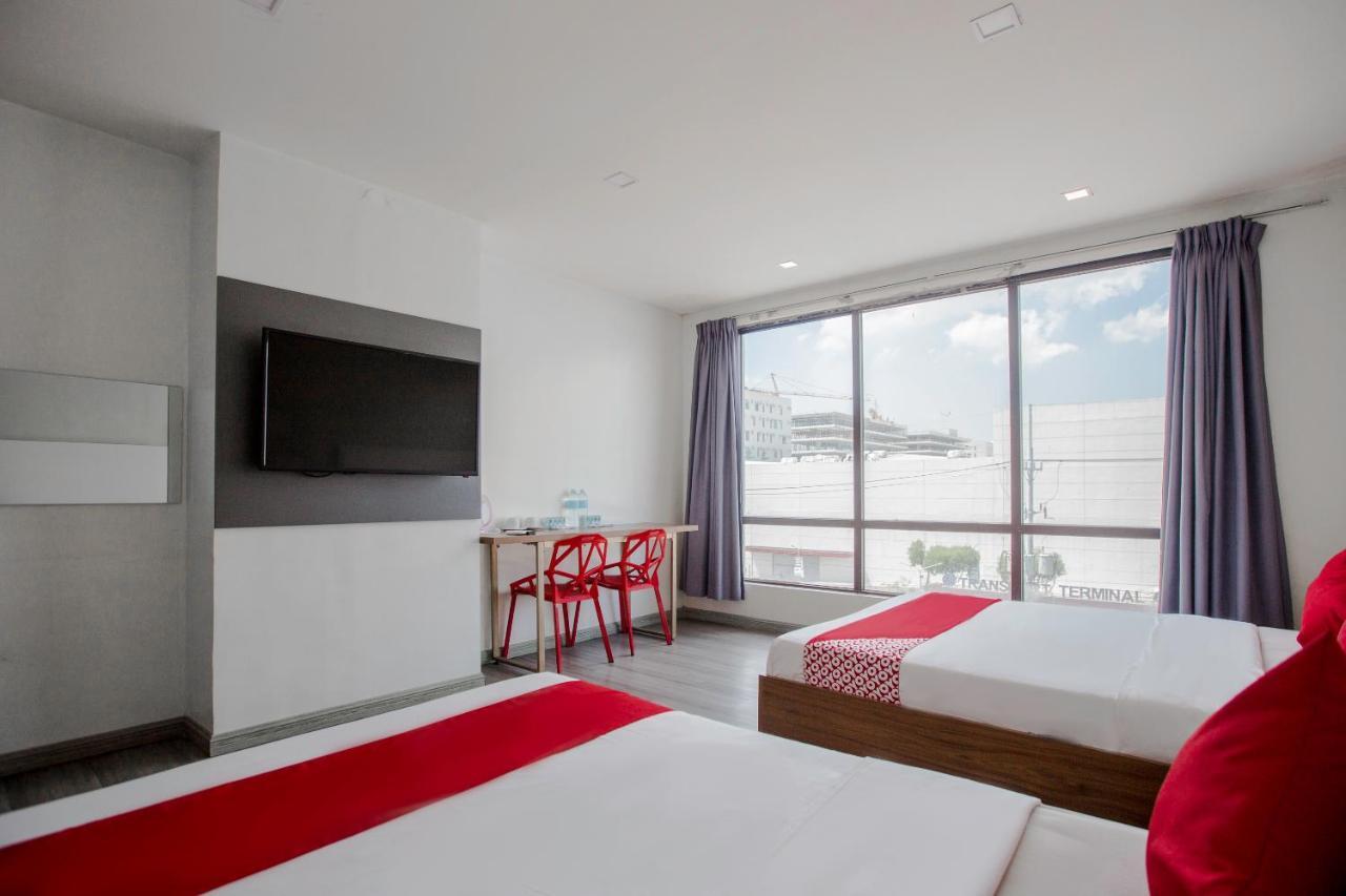 Oyo 666 Mc Hotel Fairview Quezón by Eksteriør bilde