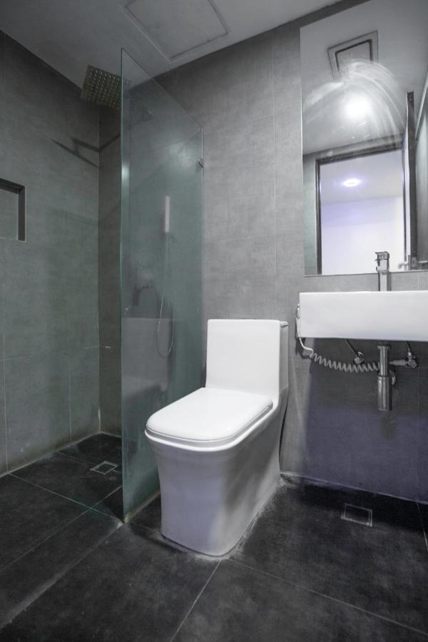Oyo 666 Mc Hotel Fairview Quezón by Eksteriør bilde