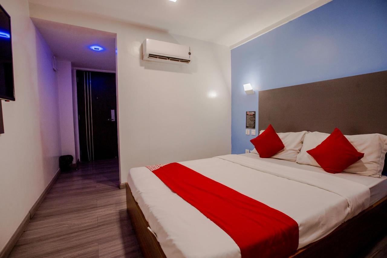 Oyo 666 Mc Hotel Fairview Quezón by Eksteriør bilde