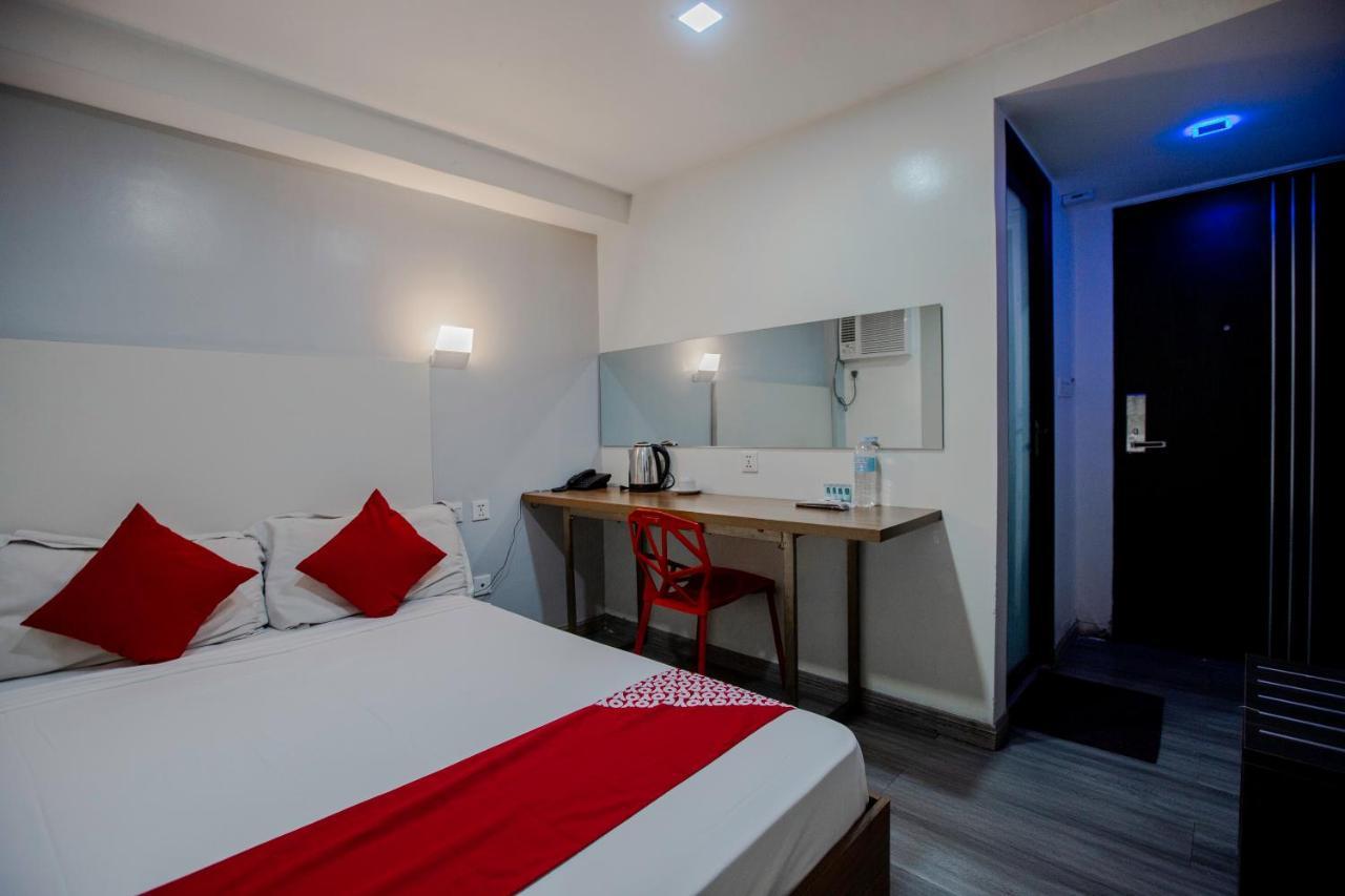 Oyo 666 Mc Hotel Fairview Quezón by Eksteriør bilde