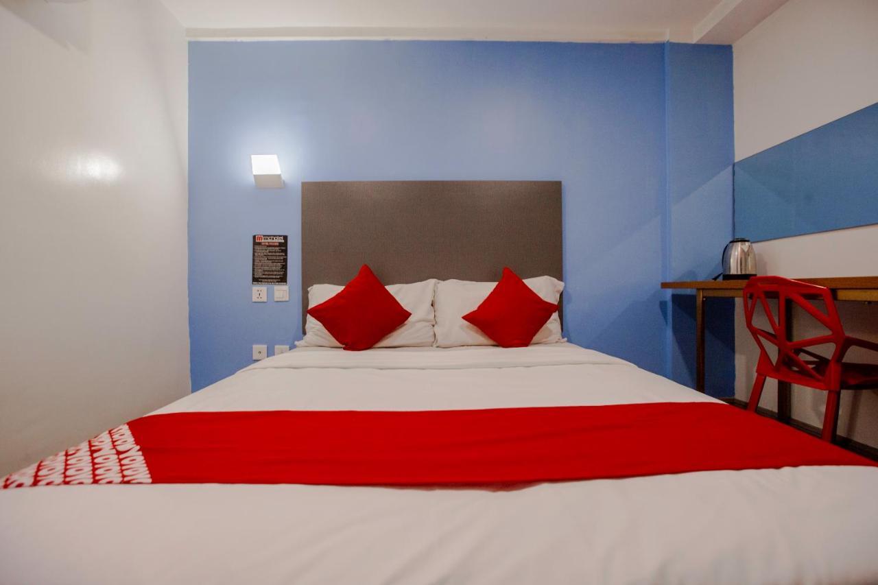 Oyo 666 Mc Hotel Fairview Quezón by Eksteriør bilde